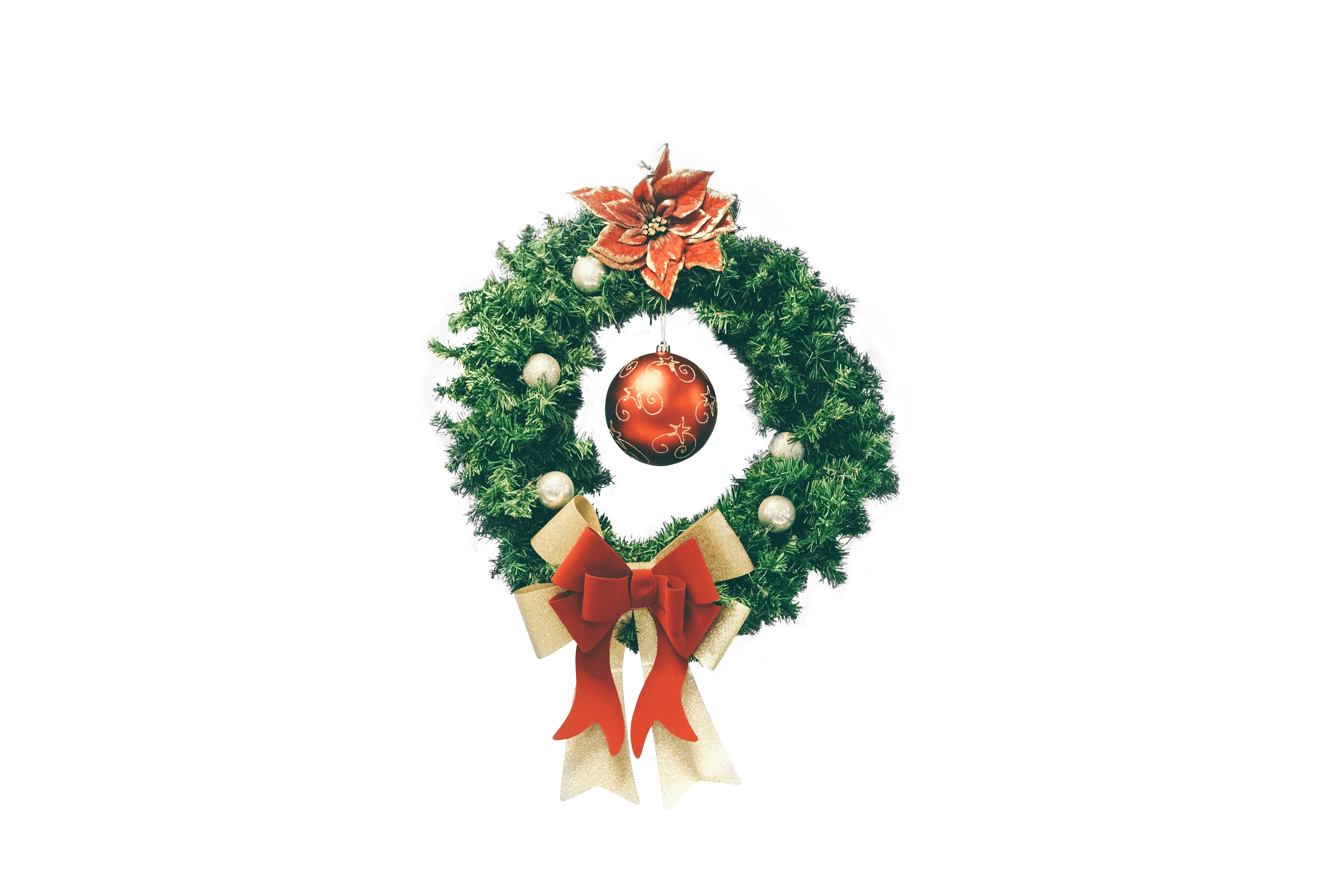 Christmas wreath and balls transparent background.png 